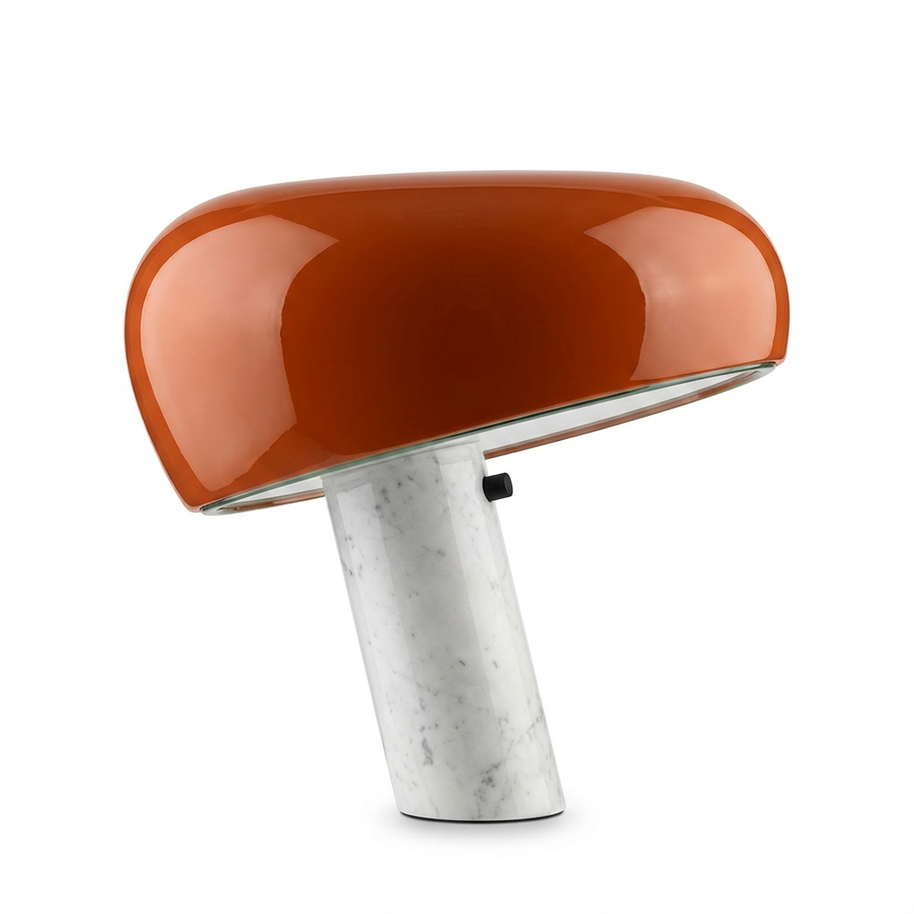 Snoopy Lampa (Bränd Orange) - Bränd orange kupol och vit Carrara-marmorbas, studiofoto